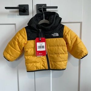 The North Face - Reversible Infant Jacket. ***NEW WITH TAGS*** size 3-6 months
